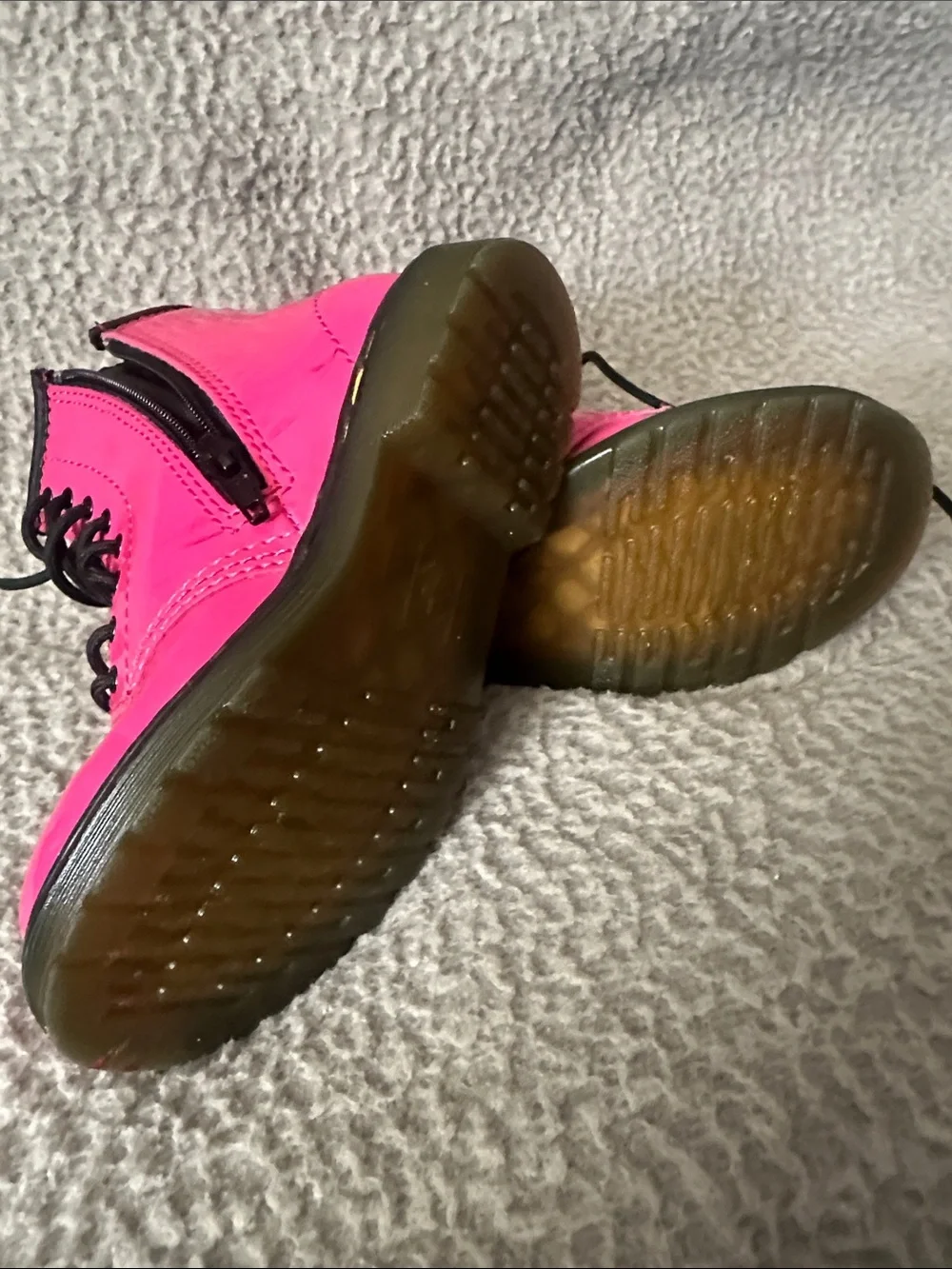 Dr. Martens kids lace